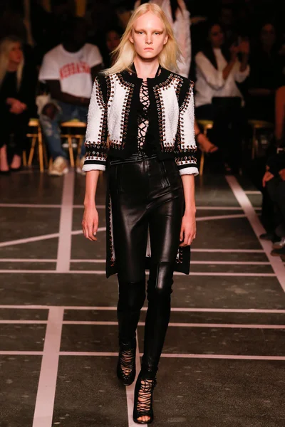 Look 6